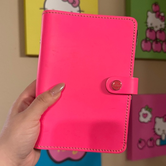 Filofax Fluoro Pink - Personal Size 🩷